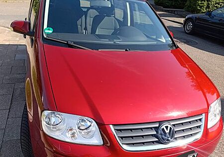 VW Touran Volkswagen 1.6 , AKH, 5 Sitze, Navi, TÜV 5/27