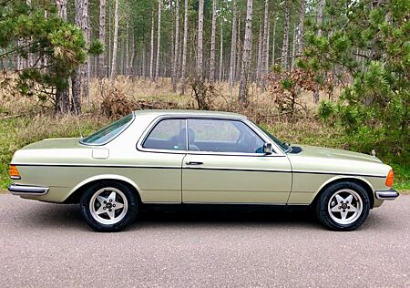 Mercedes-Benz 230 CE, C, W123 Coupe, C123, Rostfrei.