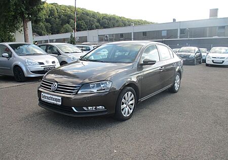 VW Passat Volkswagen Lim. Trendline BlueMotion