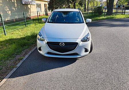 Mazda 2 SKYACTIV-G 90 Center Line, achtfach bereift