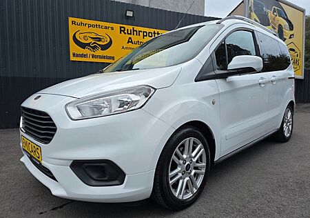 Ford Tourneo Courier Titanium ECOBOOST 1. HAND