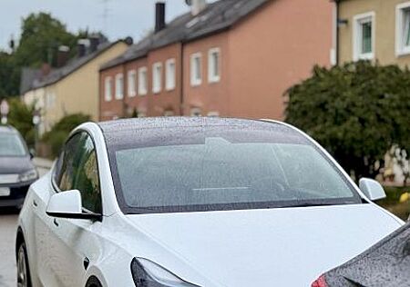 Tesla Model Y Hinterradantrieb RWD RWD