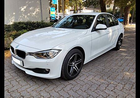 BMW 316 i Sport Line Limousine Navi Klimaautomatik