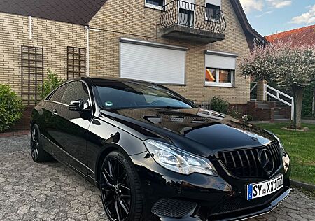Mercedes-Benz E 200 - Coupé Facelift Sportpaket gepflegt