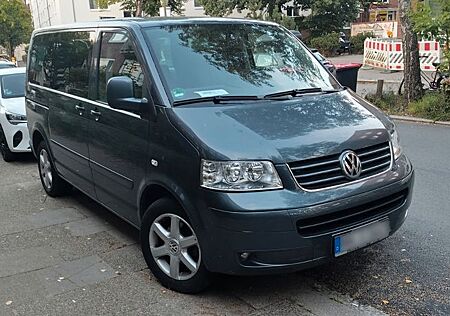 VW T5 Multivan Volkswagen Atlantis 2,5 TDI