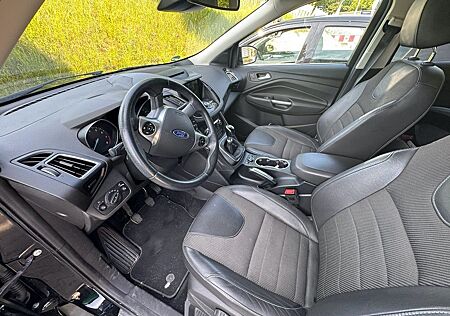 Ford Kuga TITANIUM 1,5 *DESIGN*SPORTSITZE*KEY FREE*