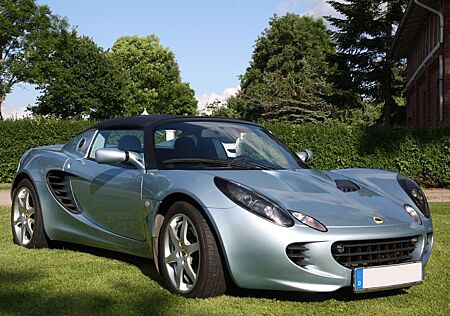 Lotus Elise MK2 (S2) in Iceblue u. Schwalbendach