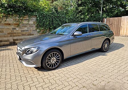 Mercedes-Benz E 220 d 4MATIC T Autom. -