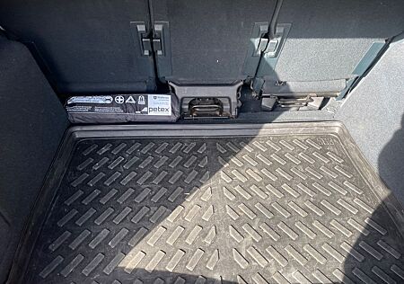 Ford C-Max 2,0TDCi 103kW Titanium Titanium