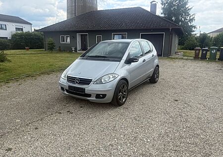 Mercedes-Benz A 200 AVANTGARDE