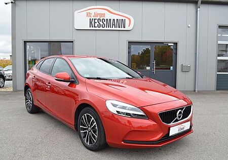 Volvo V40 2.0 T2 Momentum LED AHk