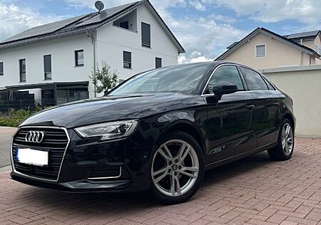 Audi A3 TDI S tronic - Limousine mit Panoramadach