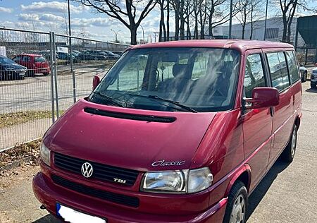 VW T4 Caravelle Volkswagen 2,5-l-Diesel TDI 75kW Standard
