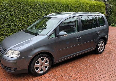 VW Touran Volkswagen 136PS 2.0 TDI - TÜV 02/2027