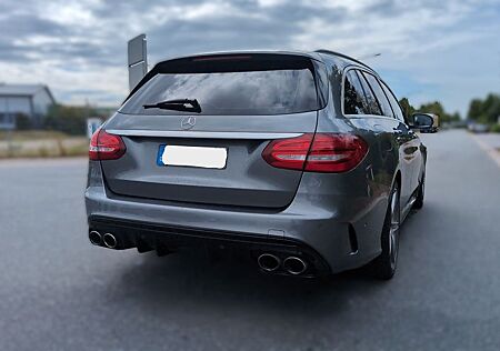 Mercedes-Benz C 180 T / AMG Line / Comand / LED