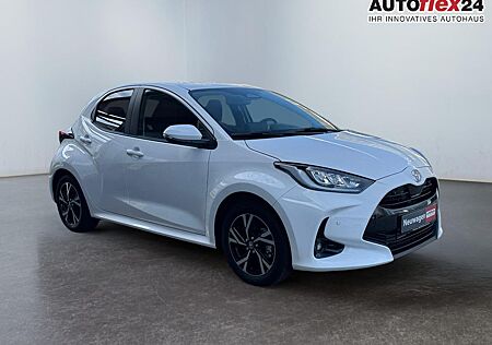 Toyota Yaris 1,5 CVT Hybrid Style ACC PDC Kam Spurh ...
