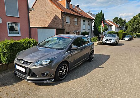 Ford Focus 1,6 EcoBoost 110kW Titanium Titanium