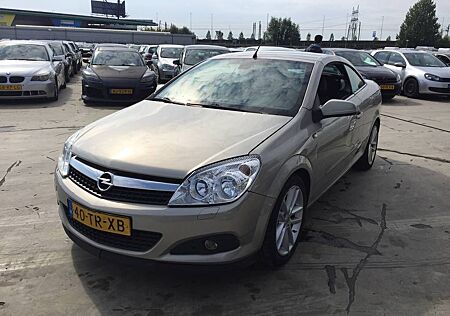 Opel Astra TwinTop 1.8 Cosmo