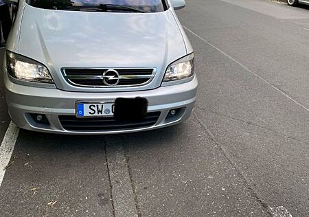 Opel Zafira 1.8 opc line tüv 04/2027