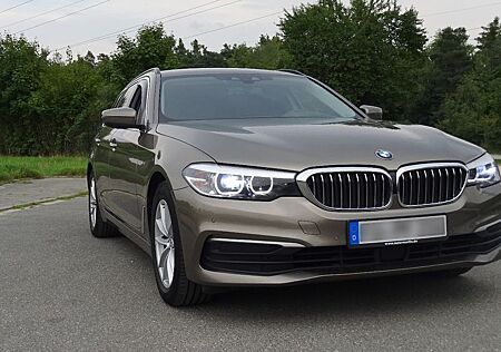 BMW 520d Touring A - Scheckheft, Head Up, Keyles