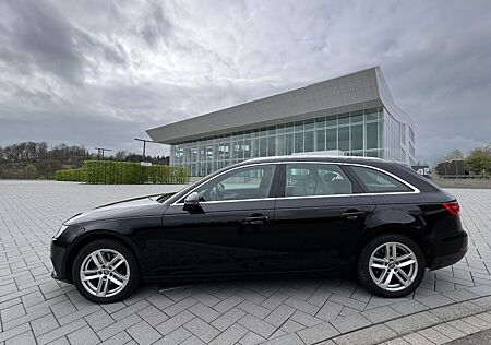 Audi A4 , S tronic sport, AHK elektrisch, NAVI, PDC