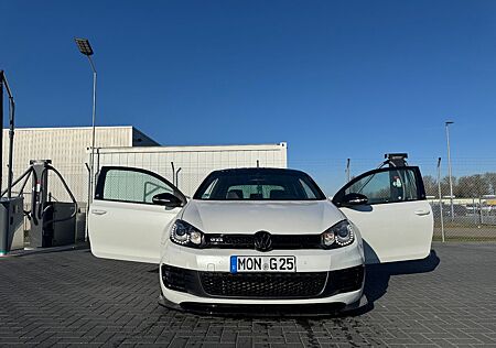 VW Golf Volkswagen 2.0 TSI GTI Adidas GTI