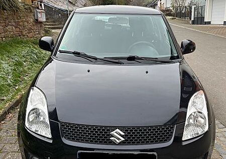 Suzuki Swift 1.3 B&W Edition in gutem Zustand zu verk.