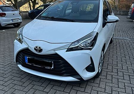 Toyota Yaris 1,0-l-VVT-i 1 Hand sehr gute Zustand