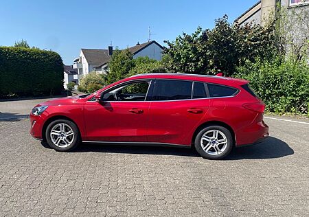 Ford Focus 1,0 EcoBoost Hybrid 92kW Titanium X Au...