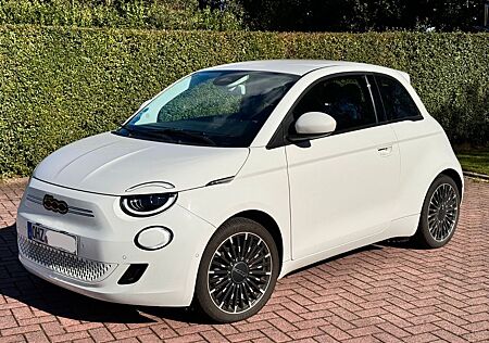 Fiat 500E Icon 42 kWh Navi+SHZ+PDC+Carplay+ALU+WR