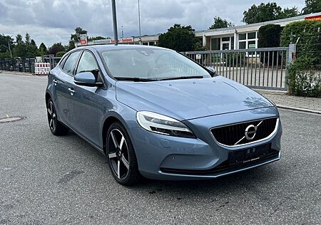 Volvo V40 Momentum Full LED / TÜV Neu