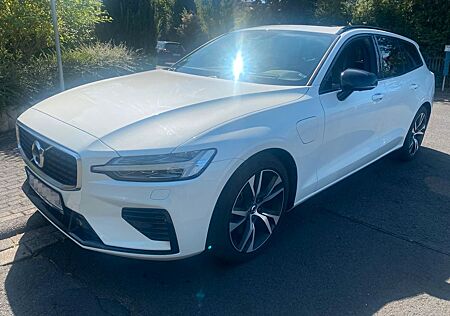Volvo V60 Kombi R Design Plug-In Hybrid AWD StandHz