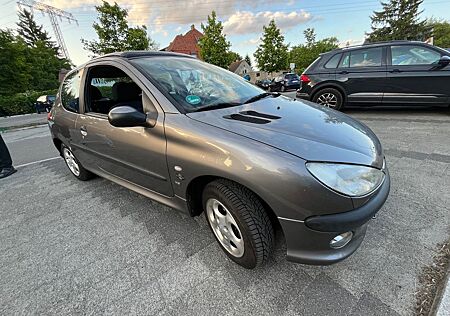 Peugeot 206 1.6 XS 148000 km TÜV 9/25 Gepflegt