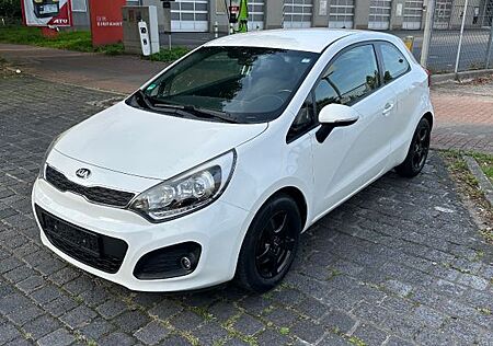 Kia Rio Spirit Tempomat Lenkradheizung PDC