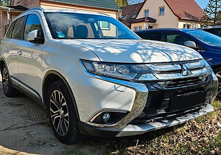 Mitsubishi Outlander 2.0 Benziner Plus ClearTec 2WD CVT...