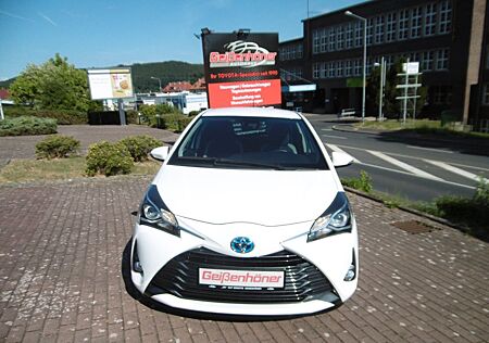 Toyota Yaris Hybrid Y20 Club