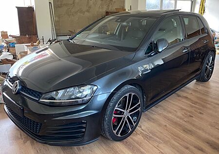 VW Golf Volkswagen 2.0 TDI BMT GTD Sport & Sound Dynaudio