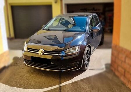 VW Golf Volkswagen 1.4 TSI BMT Highline, Navi, 8x Alu,AHK