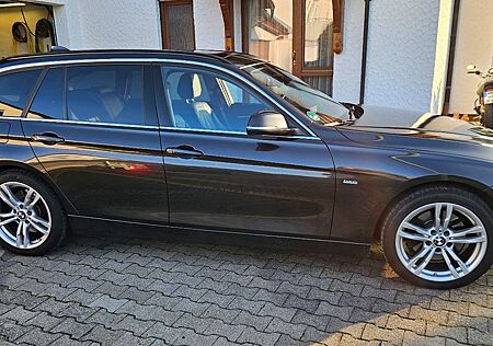 BMW 330d xDrive Luxury AHK Adapt. M-Fahrwerk