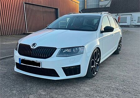 Skoda Octavia 2.0 TSI DSG RS Combi RS