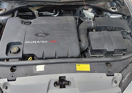 Ford Mondeo 1,8 92 kW Ghia X Ghia X