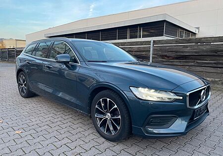 Volvo V60 Kombi Momentum Pro/Teilleder/Navi/PDC