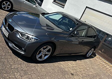 BMW 320d xDrive Limousine, 8 fach bereift