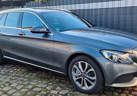 Mercedes-Benz C 350 e. Luftfederung, 360° Kamera