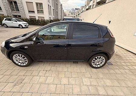 Fiat Punto 1.4 16V 105 PS ! TÜV 09.27/Scheckheft