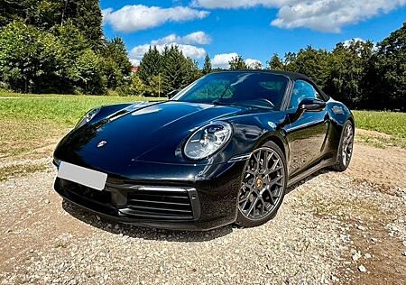 Porsche 992 Cabriolet, Leder, Sitzbelüftung, Ziernaht