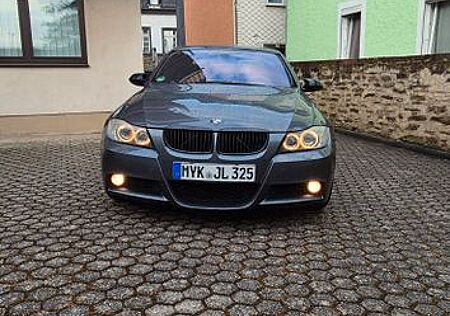 BMW 325i -