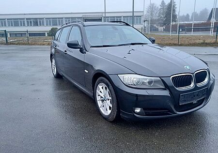 BMW 320i Touring Checkheft gepflegt