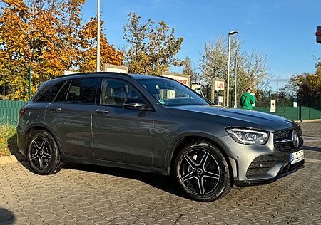 Mercedes-Benz GLC 300 D 4-M AMG LINE MBUX NAVI STANDHEIZ. LED