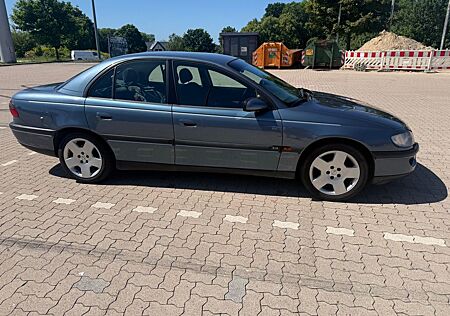Opel Omega 2.0 16V CD CD